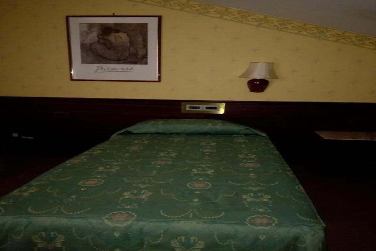 סאסארי Hotel Leonardo Da Vinci מראה חיצוני תמונה