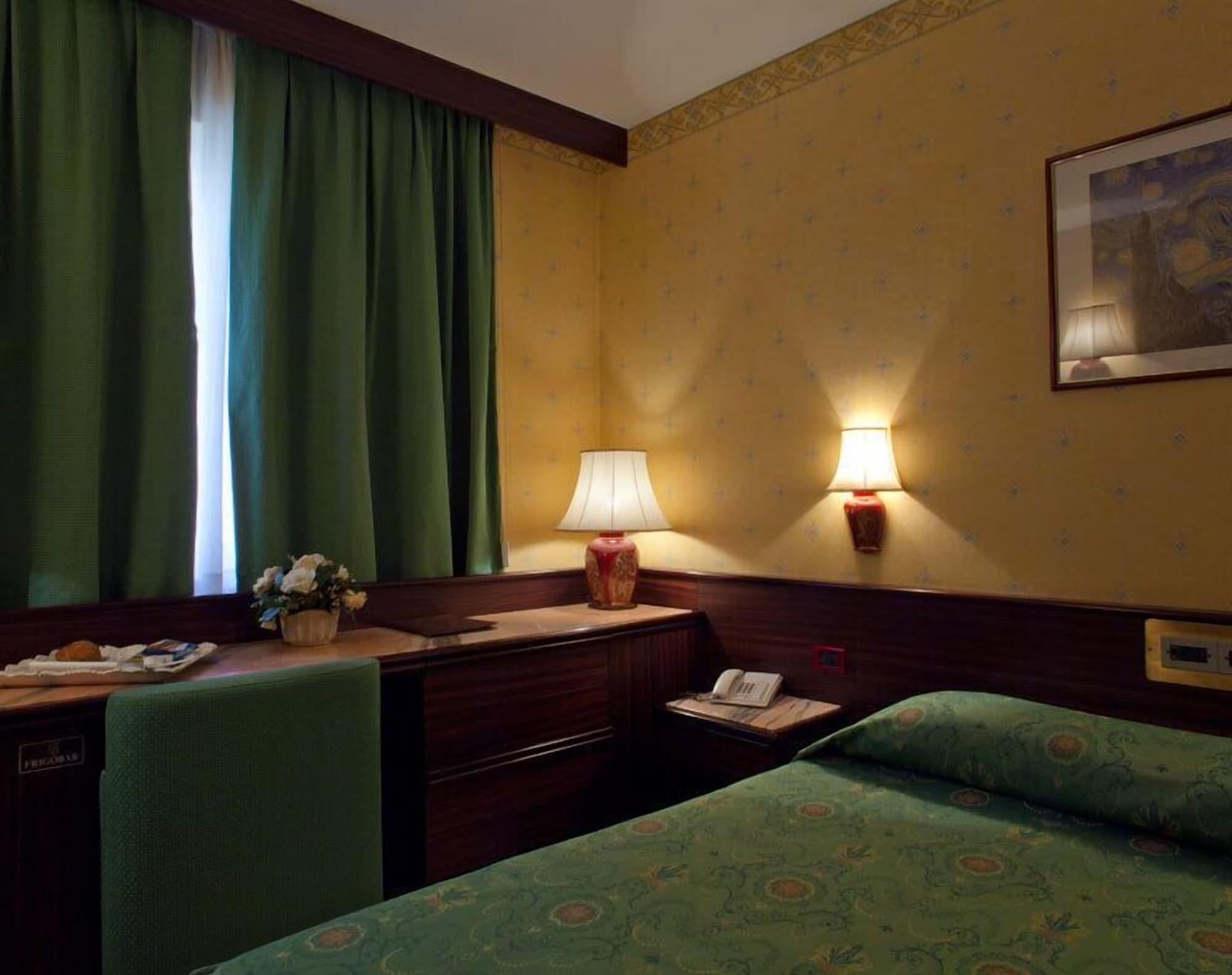 סאסארי Hotel Leonardo Da Vinci מראה חיצוני תמונה