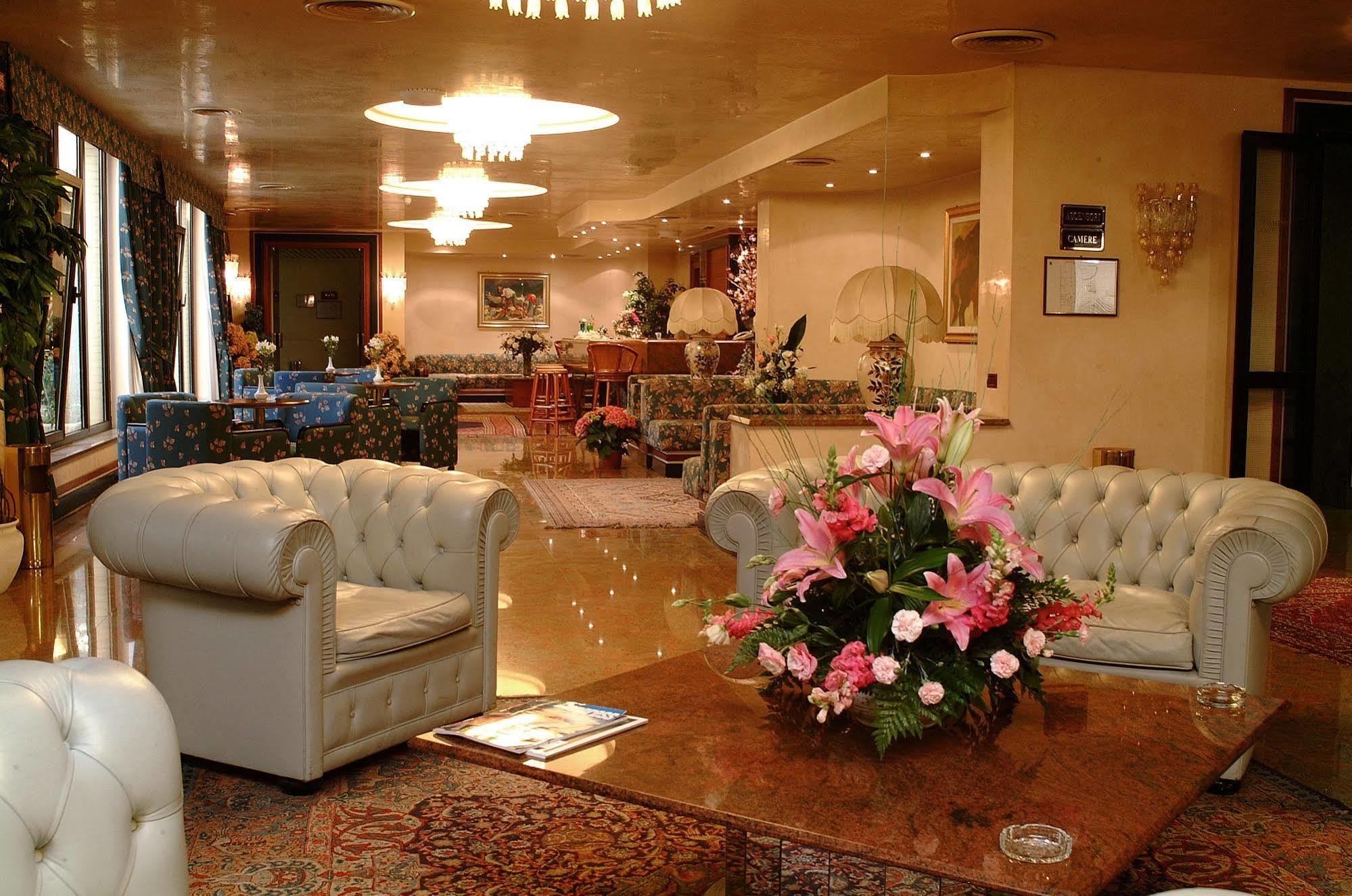 סאסארי Hotel Leonardo Da Vinci מראה חיצוני תמונה